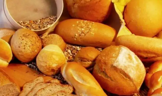 面包冰箱里可以放多久,面包放冰箱里能保存几天图1