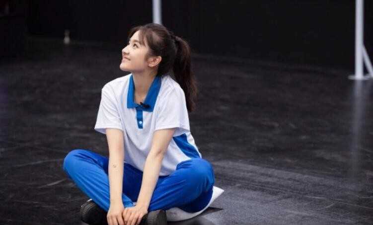 适合娃娃脸的女生发型有哪些(娃娃脸女生适合什么发型)