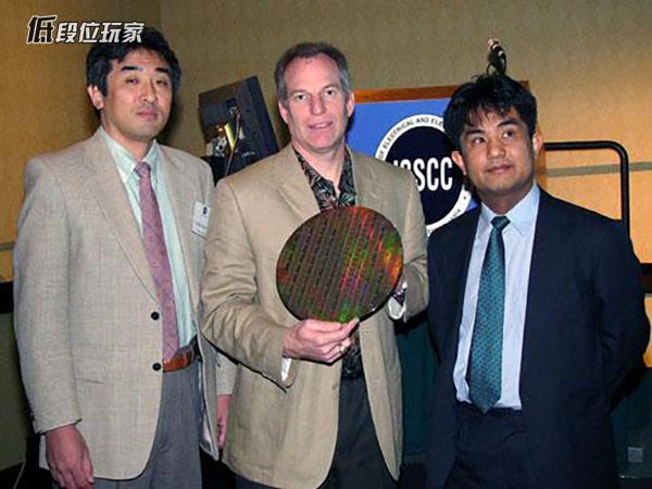 xbox360和ps3哪个更值得购买(Xbox360硬怼PS3场面好比007)(8)