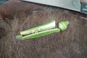 蒜蓉秋葵煮几分钟,秋葵怎么做美味又健康视频图4