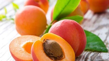 梅子和杏子可以带皮吃吗