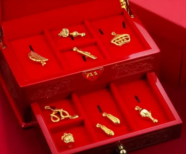 银元宝送人代表什么(捡漏一套婚嫁九宝)(3)