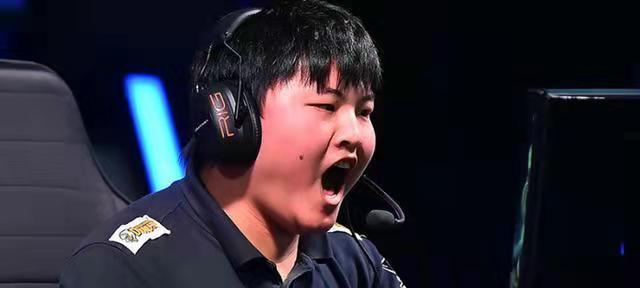 uzi回归首发阵容(各大解说纷纷送祝福)(6)