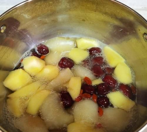 九个月宝宝可以喝苹果煮水吗