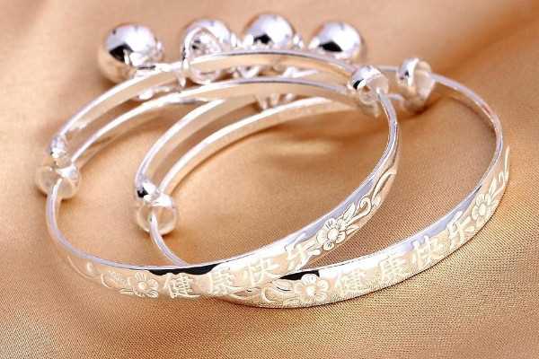 银婚是什么意思(银婚是结婚二十五周年的意思)