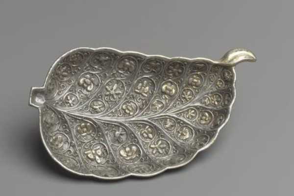 银婚是什么意思(银婚是结婚二十五周年的意思)