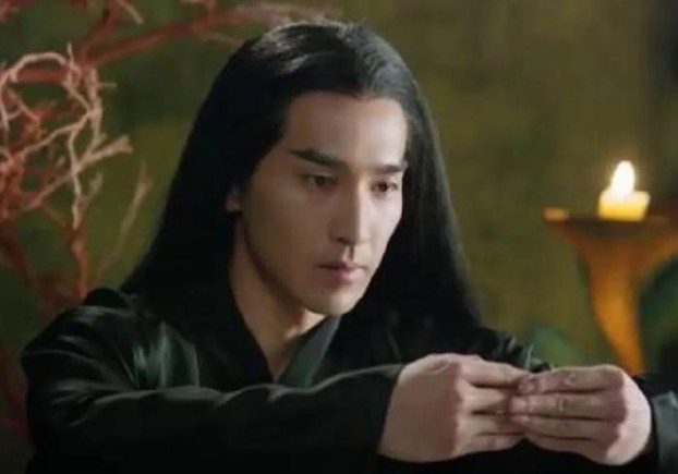 三生三世中墨渊和夜华到底是不是一个人,夜华和墨渊的关系是什么