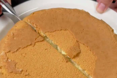 电饭煲蛋糕不蓬松是为什么,电饭锅蛋糕中间不蓬松是什么原因图2