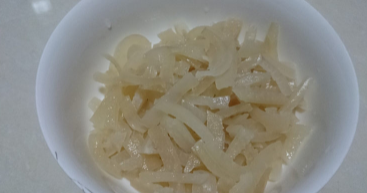 家常皮冻的熬制方法,猪皮冻的家常熬制方法图8