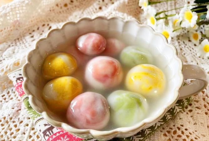 春节吃汤圆的寓意是什么英文