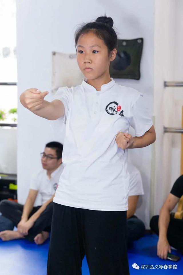 咏春拳技击自学全套(咏春小念头套路蕴藏的秘密)(5)