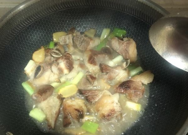 清炖牛排骨怎么做好吃,清炖牛排骨怎么做好吃又简单图19