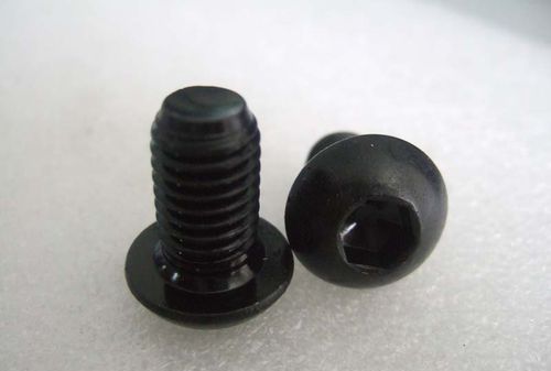 金属镀银层表面怎样处理才能变黑色