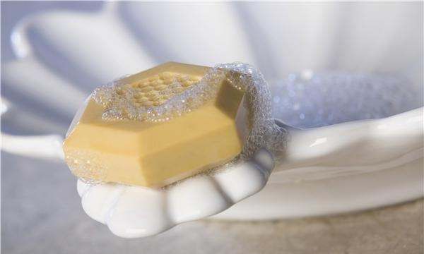 火锅油渍干了怎么洗掉,陈旧火锅油渍清洗小妙招图5