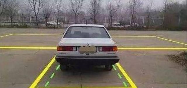 科目2倒车入库技巧,科目二倒车入库总是斜插库怎么分?图5