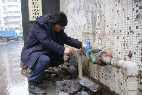 冬天如何防止冻碎水表，冬天家里不供暖如何防水管冻裂吗？图5