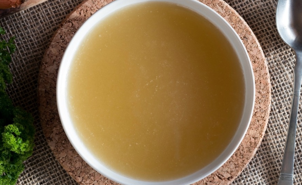 鸡汤去油小妙招,鸡汤很多油怎么去除图6