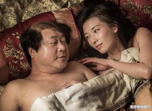 演过最多吻戏的中年男星（盘点颜值差距过大的男星女星的吻戏）(1)