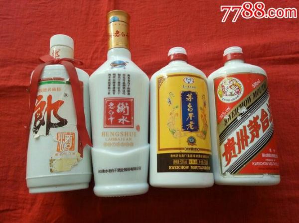 茅台酒瓶和郎酒瓶子