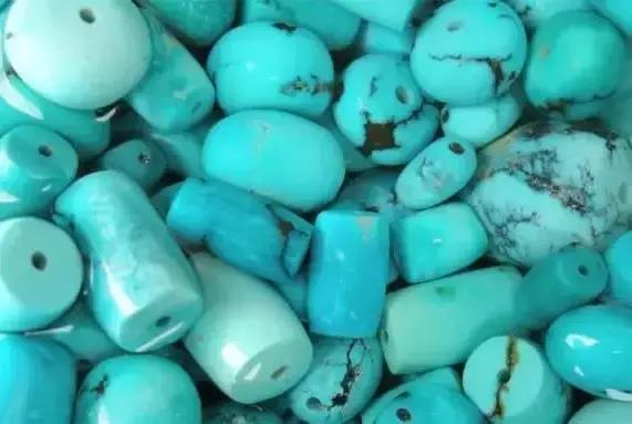 绿松石原矿和不是原矿有啥区别（如何鉴别绿松石是不是原矿）