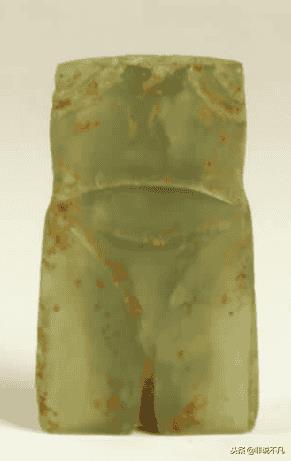 带玉蝉吊坠什么意思（女人戴玉蝉吊坠好吗）