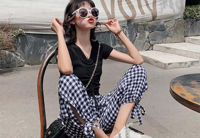 黑白格子裤搭配什么颜色的上衣-（格子裤配什么衣服好看）