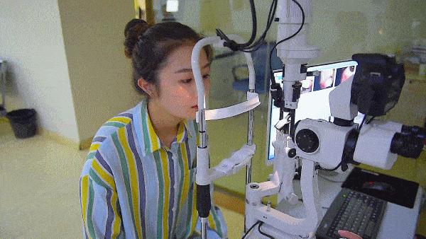 一副眼镜一千多块贵吗（配一副眼镜大概多少钱左右）