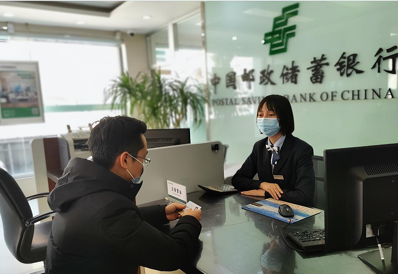 银行柜员该不该辞职（银行柜员千万别辞职的原因）