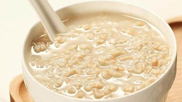 燕麦粥的家常做法及功效（它是一道营养丰富易消化的粥品）(3)