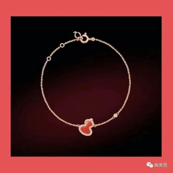 梵克雅宝 四叶草项链 手链(梵克雅宝四叶草手链)