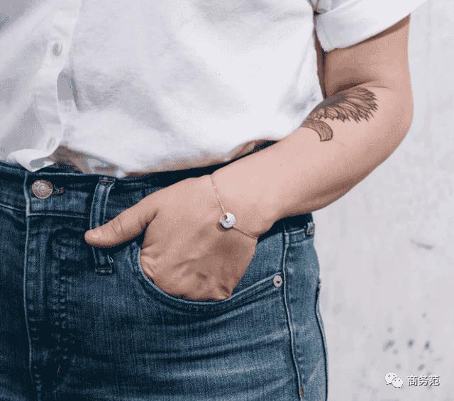 梵克雅宝 四叶草项链 手链(梵克雅宝四叶草手链)