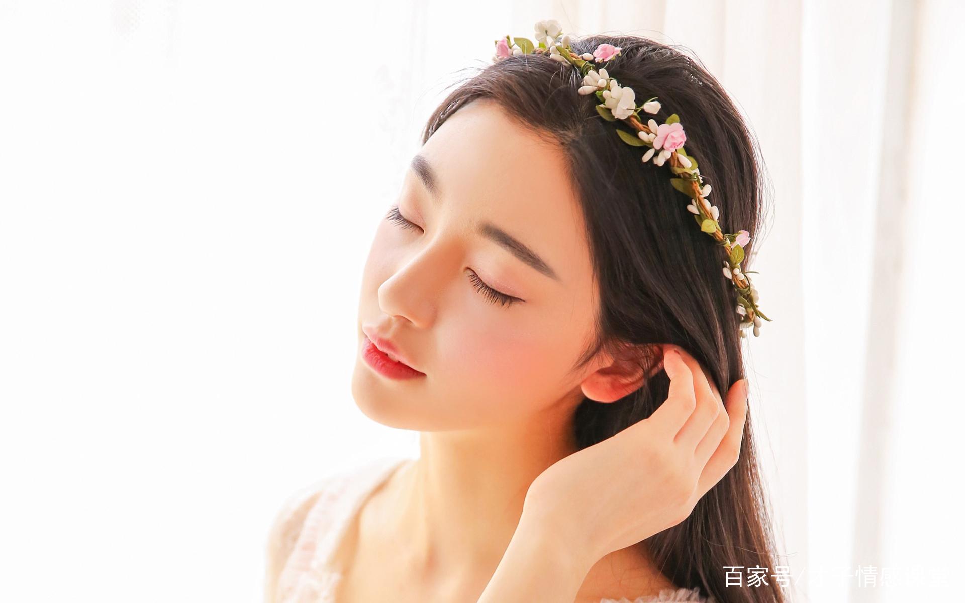 异地恋情侣之间没有话题聊怎么办(异地恋没有话题聊了怎么办)