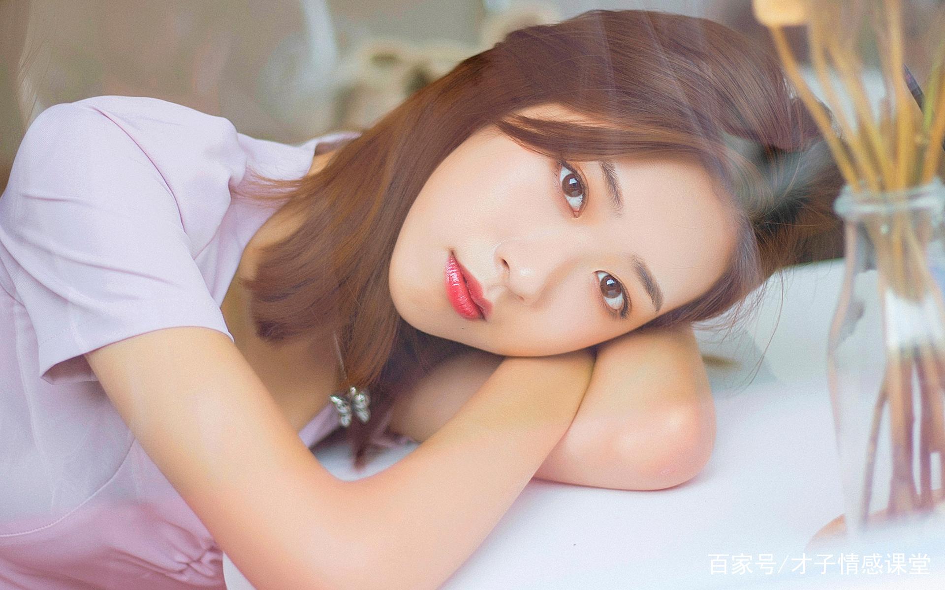 异地恋情侣之间没有话题聊怎么办(异地恋没有话题聊了怎么办)