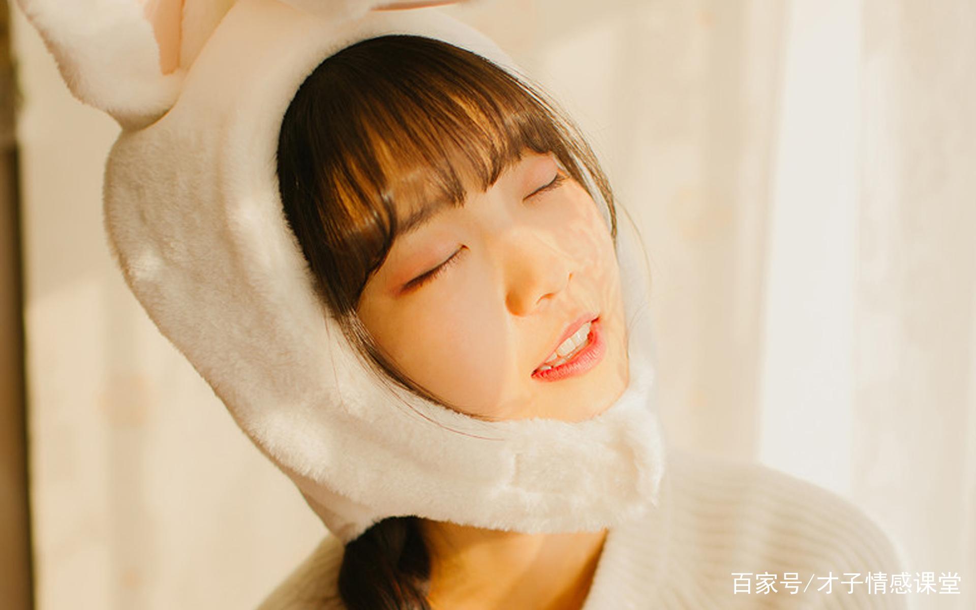 异地恋情侣之间没有话题聊怎么办(异地恋没有话题聊了怎么办)