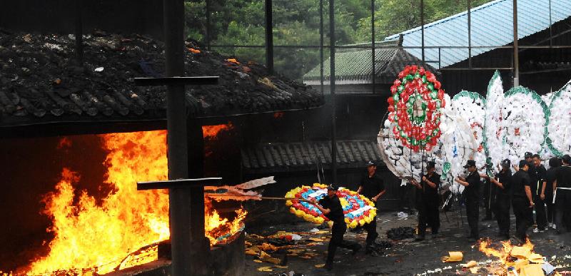 晚上殡仪馆有人上班吗(殡仪馆晚上有人吗)