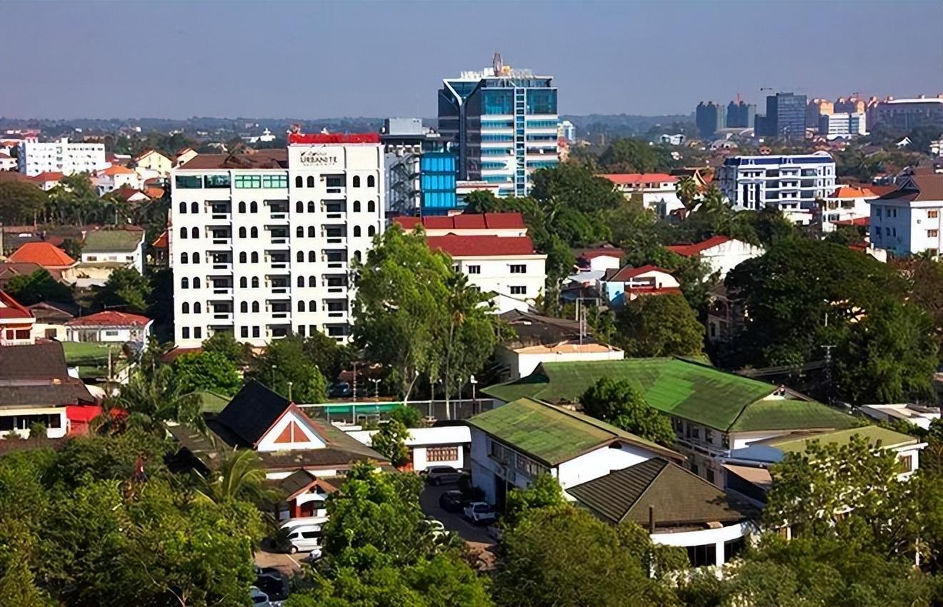 老挝首都为什么离泰国那么近（老挝有多大面积）