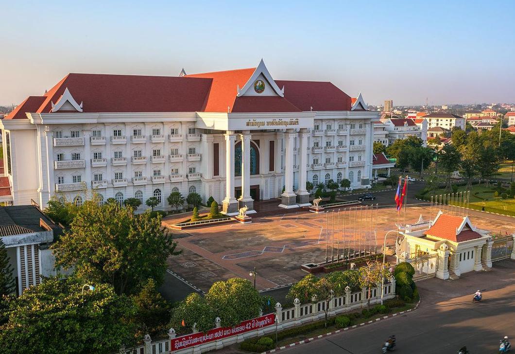 老挝首都为什么离泰国那么近（老挝有多大面积）