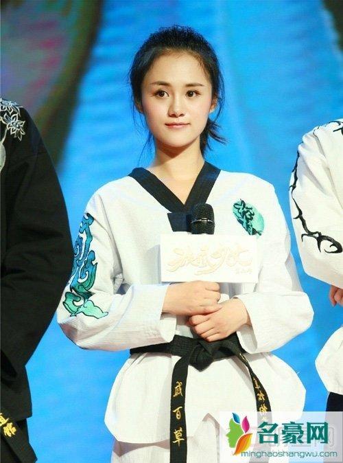 戚百草是谁演的