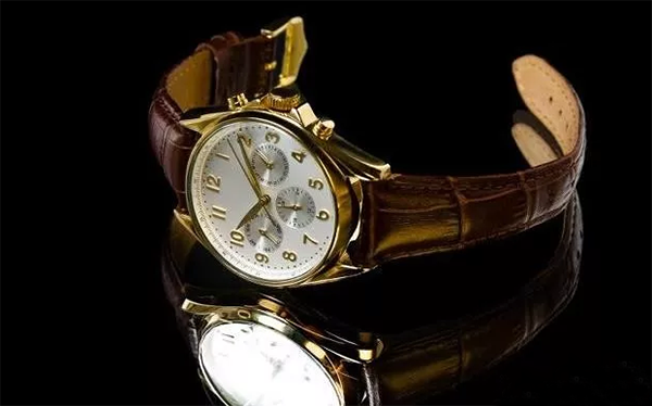 机械表和石英表哪个好(机械表和石英表有什么区别)
