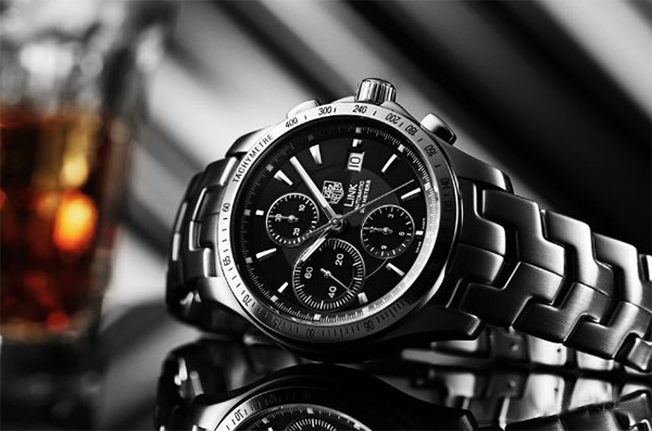 机械表和石英表哪个好(机械表和石英表有什么区别)