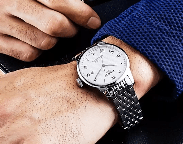 机械表和石英表哪个好(机械表和石英表有什么区别)