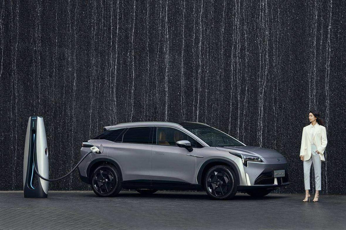 国产纯电动续航最高的车（国产电车排名前十名小轿车）