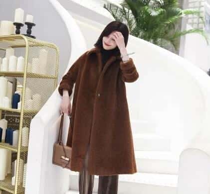 羊驼毛含量高好还是羊毛含量高好（羊驼毛和羊毛哪个贵）