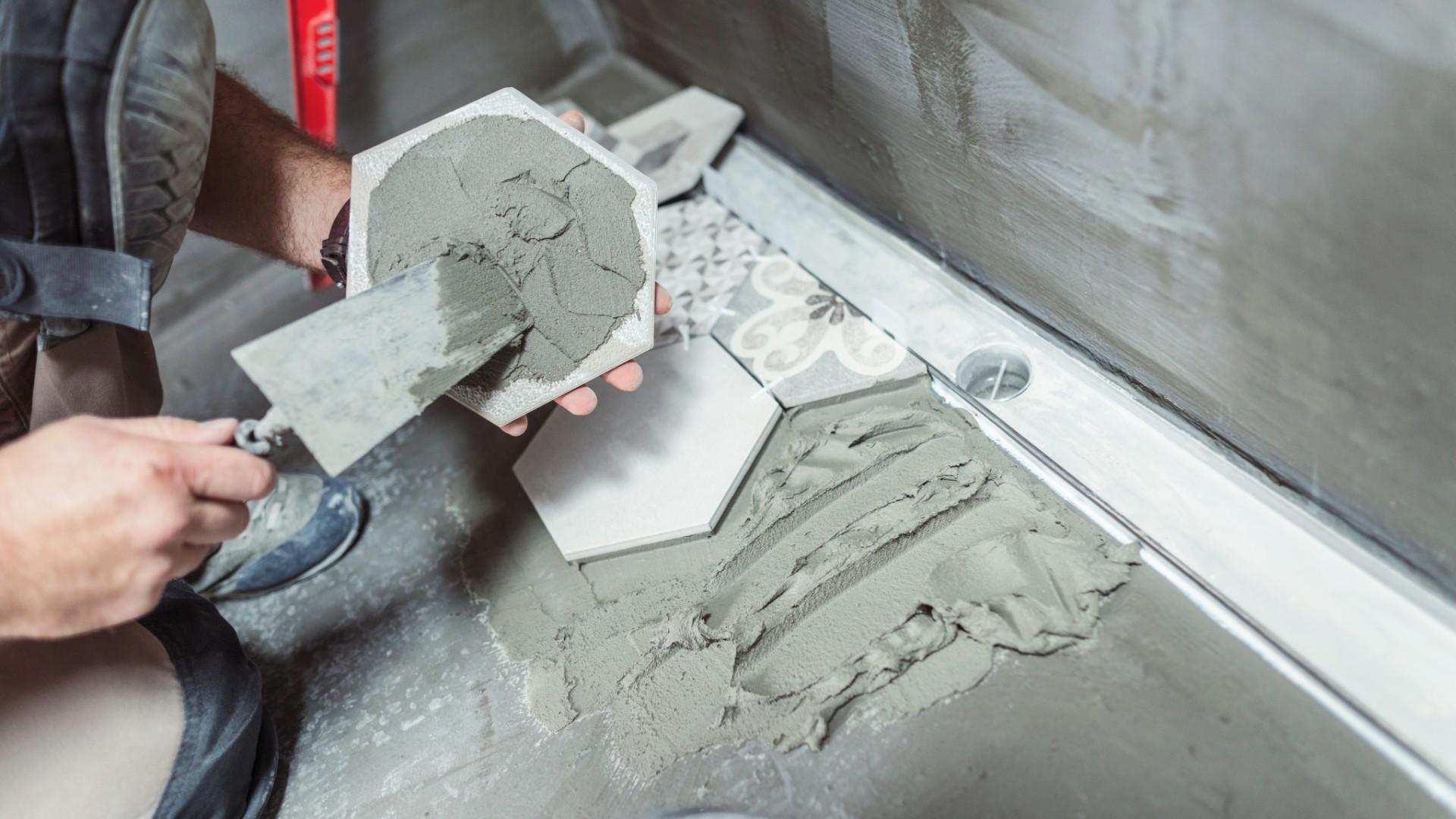 泡水瓷砖和不泡水瓷砖哪种好(瓷砖泡水和不泡水的区别)