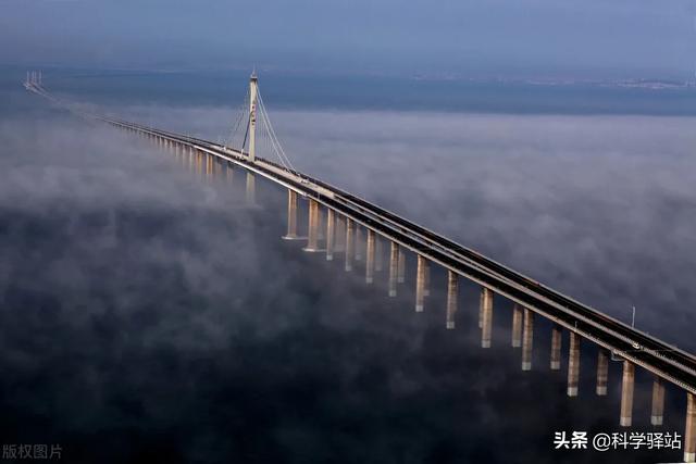 在海上建桥,桥墩怎么打-(跨海大桥的桥墩是打到海底的吗)