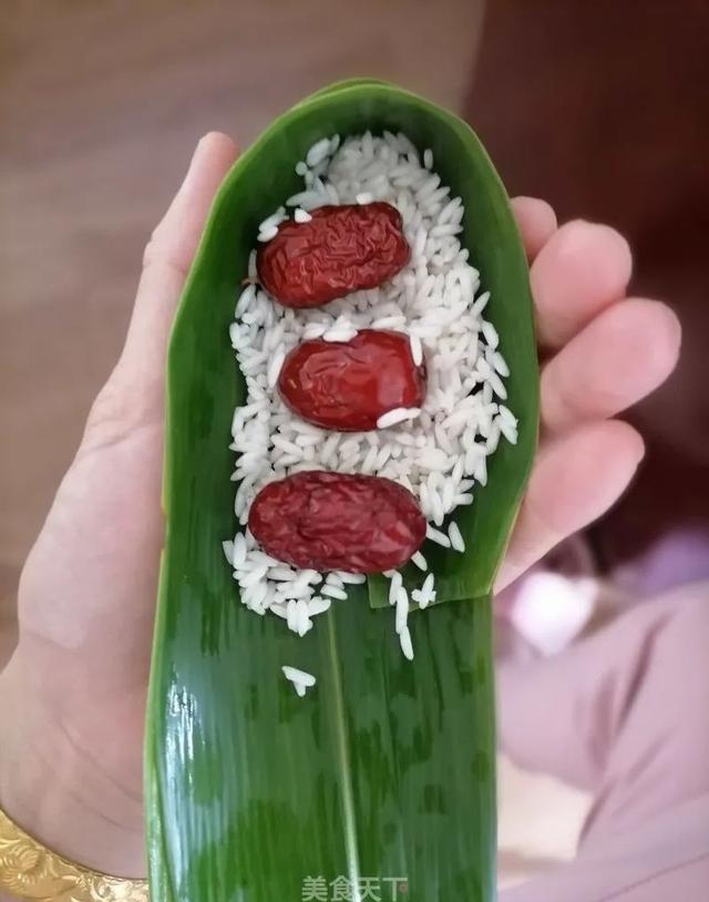 四角粽子的包法是什么样的，四角粽子的包法教学