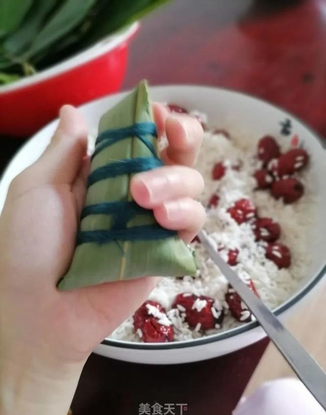 四角粽子的包法是什么样的，四角粽子的包法教学