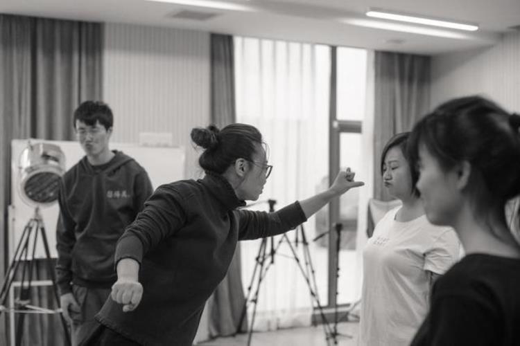 科班出身演员优势「演员的记忆力为何都很好科班训练是基础高片酬是关键」