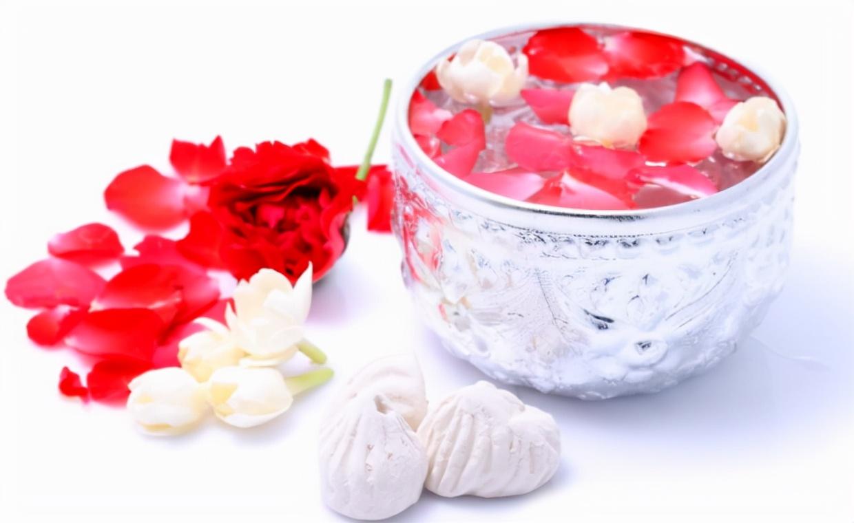 佩戴银饰品对身体有什么好处(银饰品对身体的六大功效)