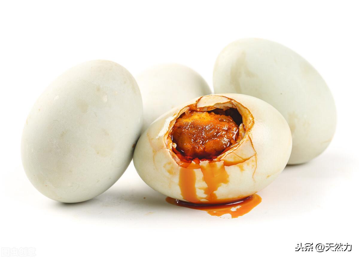 咸鸭蛋变淡小窍门(咸蛋太咸怎样让它变淡)